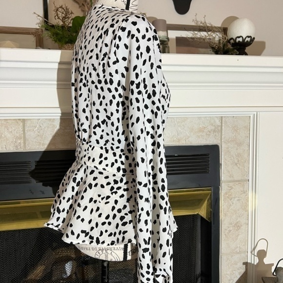 Lulu's Smocked Blouse - Picture 4 of 15